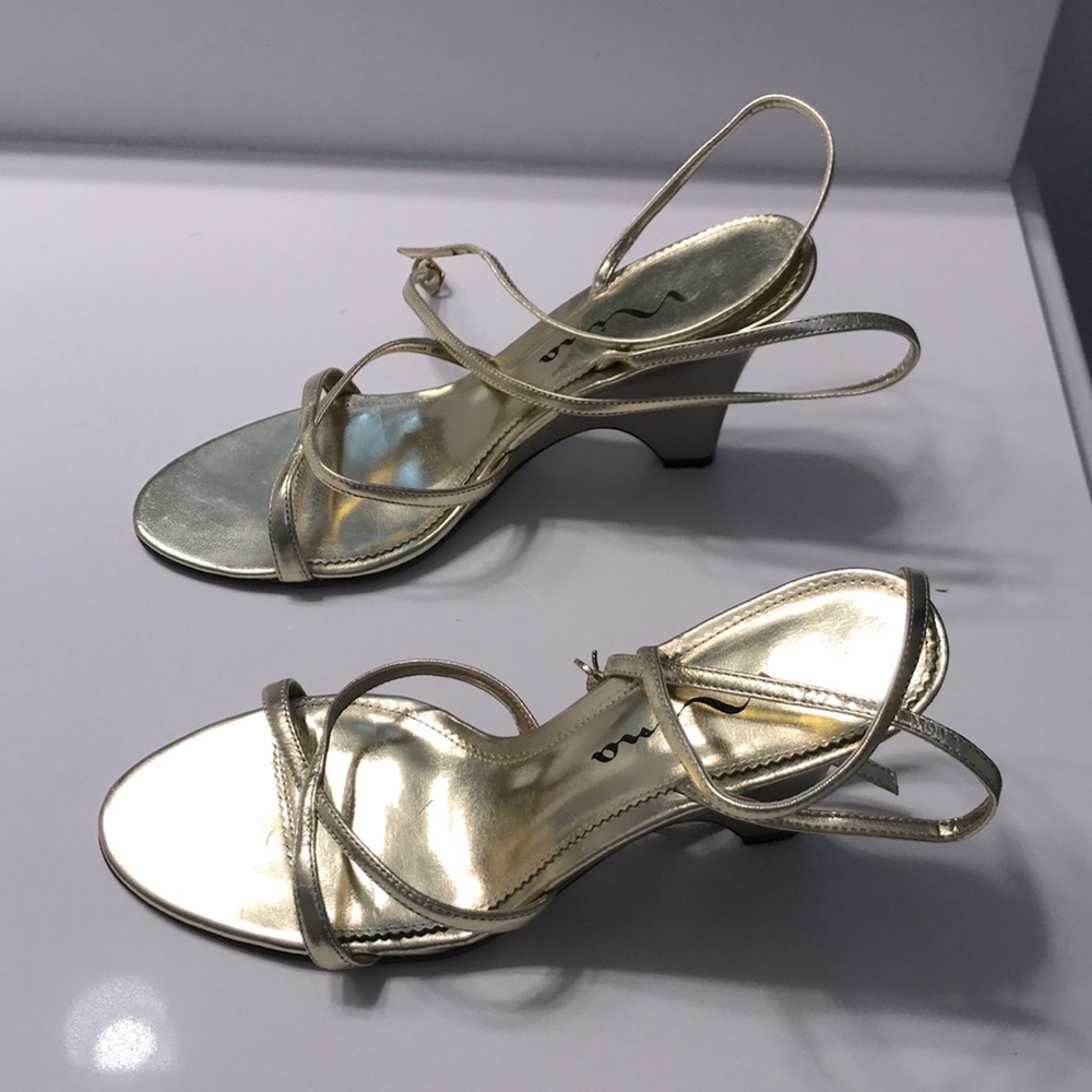 Dressy wedges
